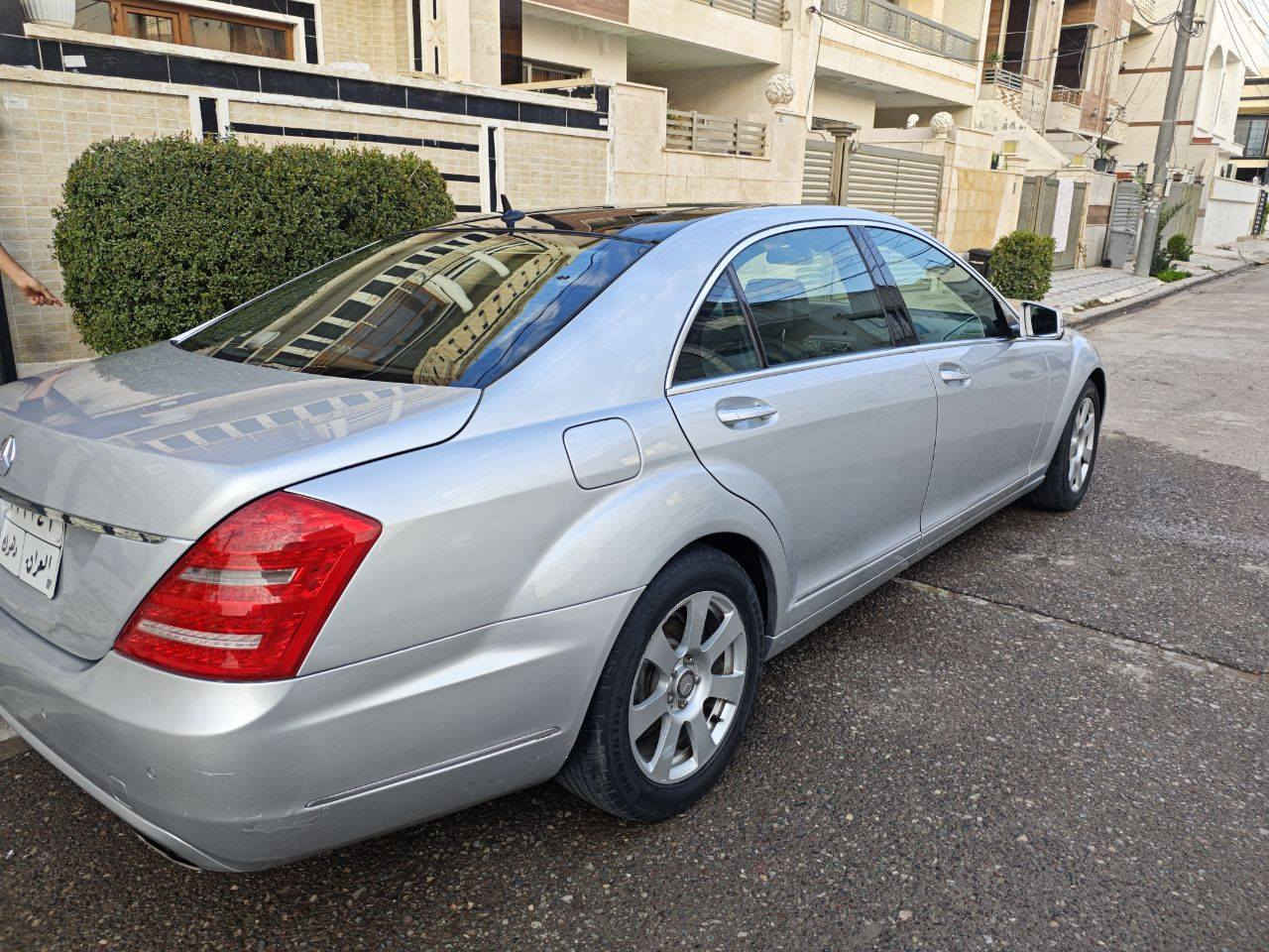 السلام عليكم ورحمة الله وبركاتة
موديل 2007
مارسيدس   S350 فول مواصفات لارج باب طويل بونراما بيها صبغ بالداير مال الجاملغ الخلفي 
السعر175
مكاني بغداد
***********
