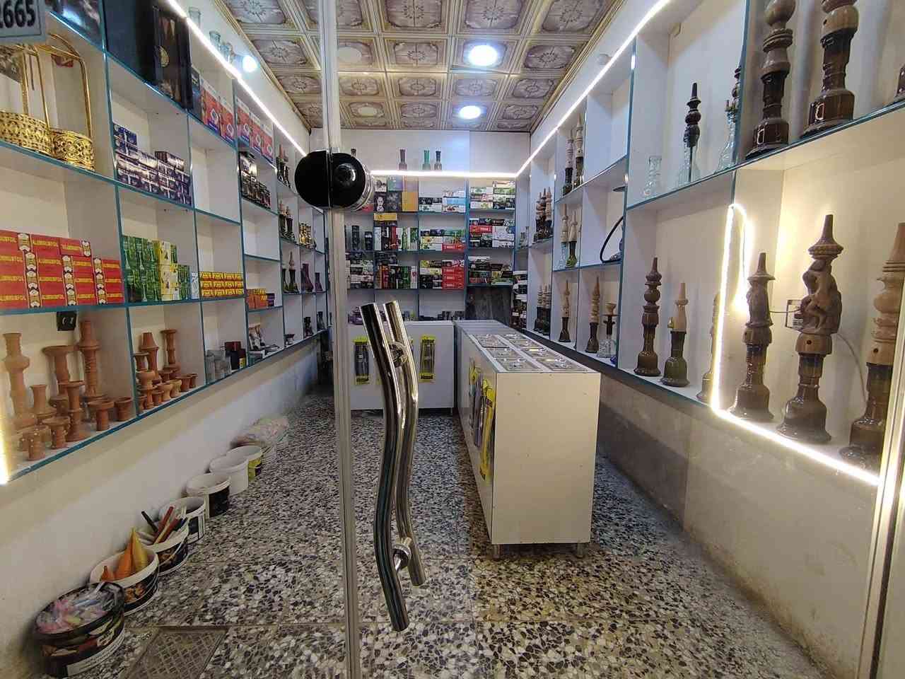 السلام عليكم ياالله محل اركيل للبيع مع كامل اغراضه وديكورة العنوان كربلاء منطقة البوبيات قرب اسواق الجوادين 
للاستفسار ***********
