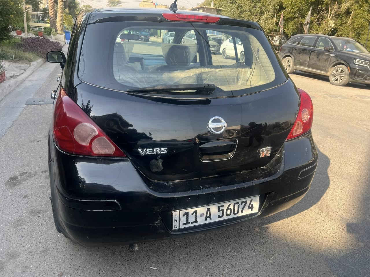 السلام عليكم نيسان فيرسا موديل ٢٠٠٧ للبيع اوامراوس السياره جاهزه كيرومكينه مكفولات صدر نظيف تبريد ثلج وارد امريكي ضررها طخه بالجاملغ الخلفي السياره ليبل واحد جاهزه من كلشي السعر ٦٣ وبيها مجال مكان بغداد الحريه للاتصال ***********
