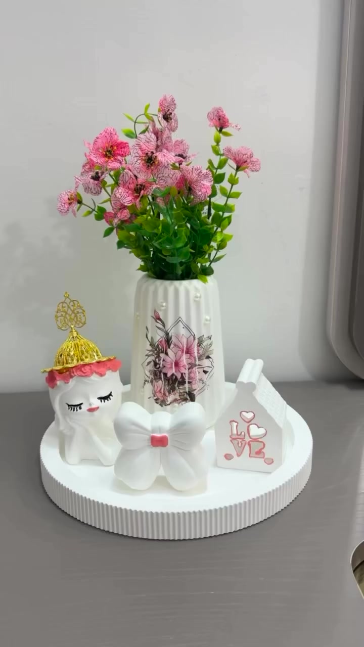 اختاري القطع الأنسب والأجمل لبيتك🏠
 اللون ولاضافة حسب الطلب 💛
دلعي بيتج ب ديكور من عدنه🫢

يوجد خدمه توصيل لجميع المحافضات 🚚 
#اكسبلور #explorepage✨
#هاشتاق #مالي_خلق_أحط_هاشتاقات


**إذا كنت صاحب هذا الإعلان وتريد حذفه لأي سبب، رجاءا أرسل رسالة إلى الدعم الفني**