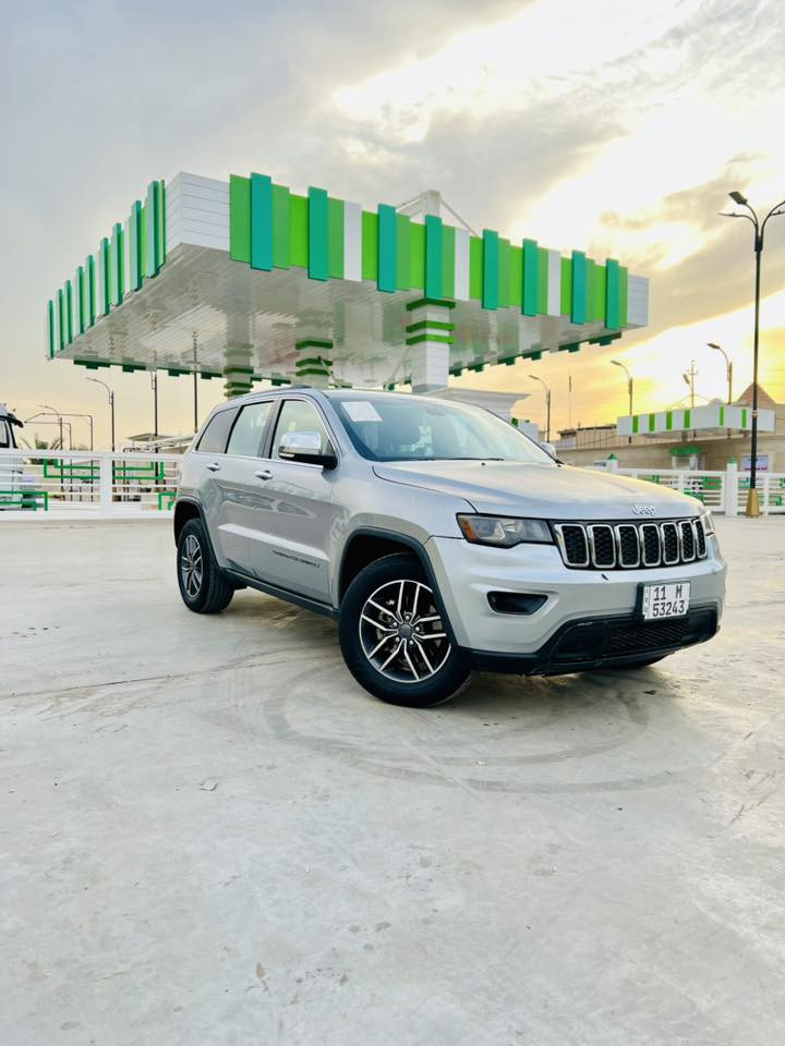 السلام عليكم
جيب موديل 2019 لمتد فول عدا الفتحة
 بيها ٣ قطع صبغ جاملغ وبنيد وصبغ ربع جاملغ خلفي اثر شخط 
سيارة جاهزة من كلشي 
للاستفسار ***********  
مكاني بغداد حي اور
