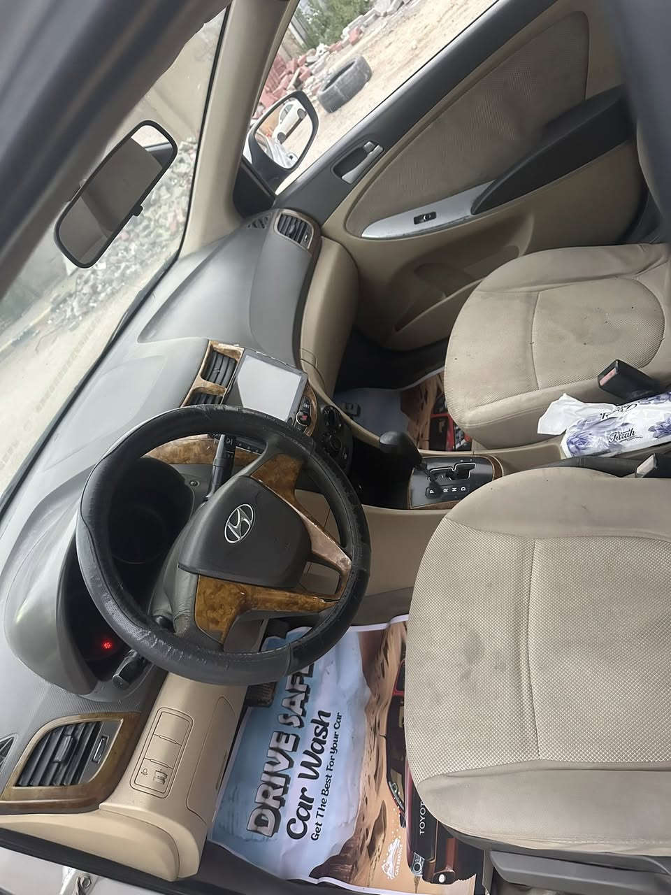 سلام عليكم اكسنت 2012 محرك 1600  خليجي بيه ٤ قطع 
ب 76   رقم نجف للتواصل ***********
