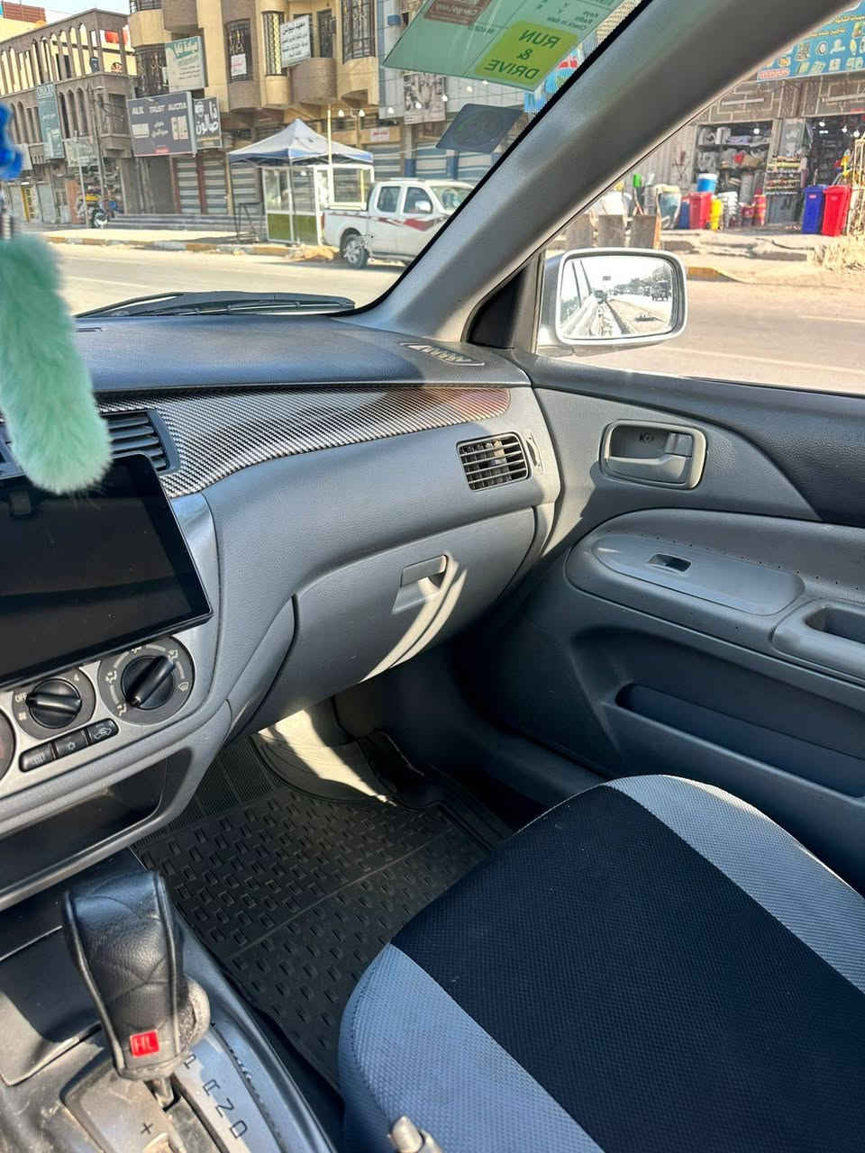 سلام عليكم لانسر 2011 رقم بغداد حرة تحويل بسمي سيارة مشروع وطني رقم جديد انكليزي هزة جديدة مكينة 2000 جديدة لاصرف ولابخار  سعرر
80 وبيهة مجال بدون ضربة سيارة بيهة صبغ
هلالات خلفي ولباب ورة صدر فقط بس رش بدون معجون تبريد تدفئة شغال حدادية خير من اللّٰه كهربائيات كلهة شغالة تخم تايرات جديد والصدر هسه مبدله جديد 

للاستفسار ***********
