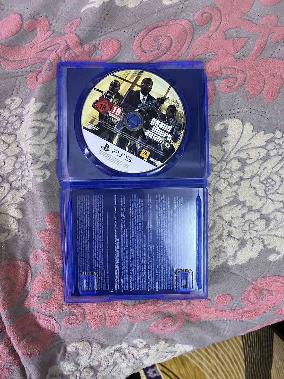 سلام عليكم ‏قرص driver بلاي خمسة للبيع سعره 30 مكاني بغداد العبيدي هذا رقمي(***********)
