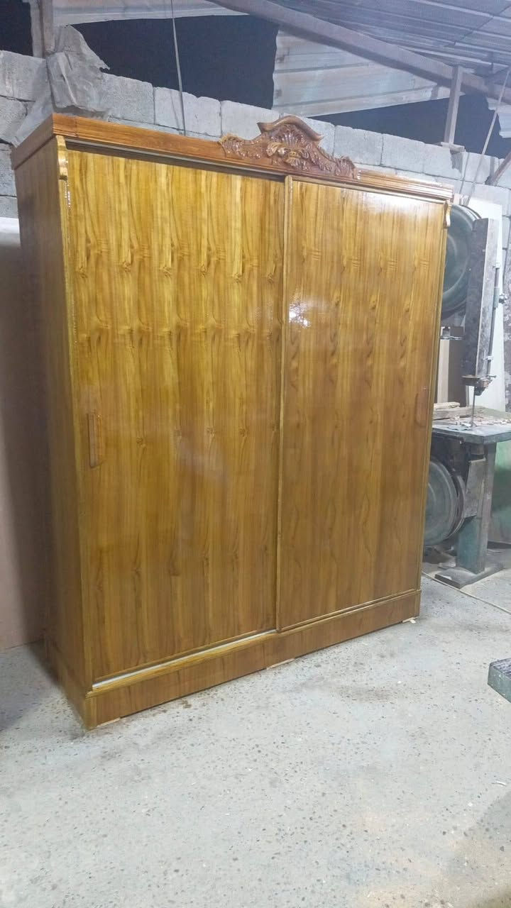 يتوفر لدينا كناتير بوفيات فراش جميع قياسات صاج سلايت مع قاصة داخلية في الكنتور بعقوبة كاطون شارع أبو رباح مجاور مرطبات السيد *********** مزاد ابو كرار الغريباوي
