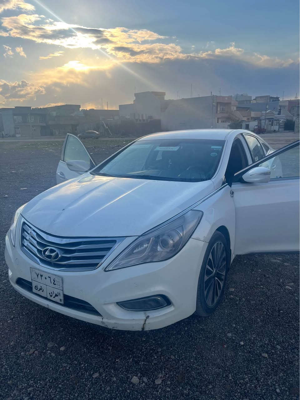 ازيره 2014دوو جئ ساره دره كوت بي سبوخ بي ليدان بيش و باش كه بسه ازيره موديل 2014 بيدون سبغ مكانين بارد بس كير و محرك بشرت سعر110 بي مجال علي غرامة مليونين سته ميه نزل من سعر رقم موبايل   *********** أربيل, العراق
