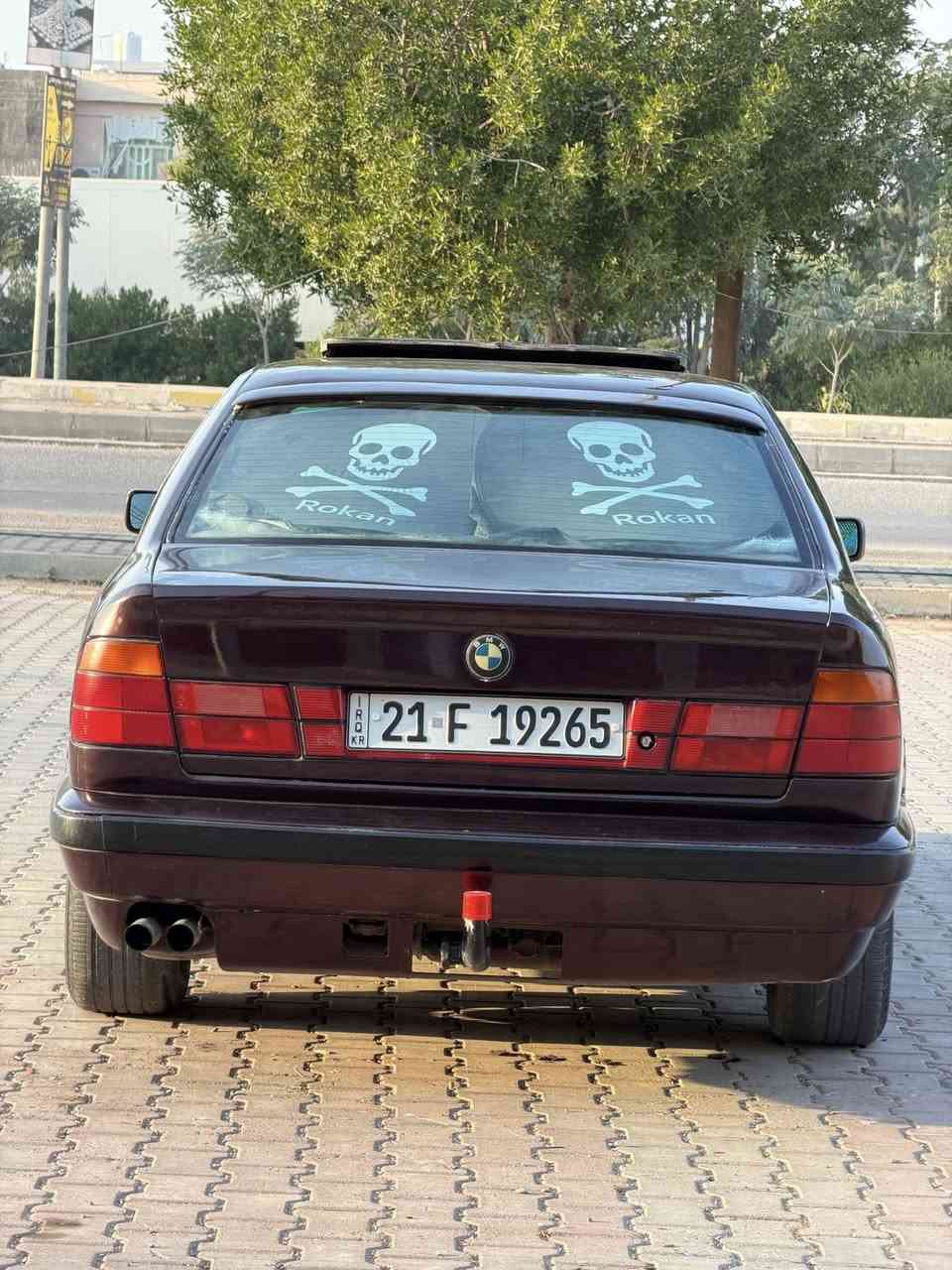 سلام عليكم
***********
السعر 52 بلاش 
للبيع BMW 525 اصل وفصل 
موديل 92
مصبوغ عام جدید قبل اسبوع
بلکات جدید 
نوزلات جدید
 مسوي ادامە کاملە لسیارە
كشنات جلد كهربائي 
دبل ارباك 
بطاين نضيف
اسلايت شغال
كير  عادي قوية حيل 
تبريد ثلج ويا السويج 
بجم عريض 
لايتات بلادي  +منضومة جديد
منضومه لايتات عالي ناصي كلش قوي 
مكينه مسكر فانوس
دعاميه امامي جديد
وياله ام  جدید 
اربع تايرات جديد
حداديه امامي خلفي جديده 
رقم سليمانيه  دولي 
بسمي بشرط تحويل
مكان السياره ديالى خانقين
