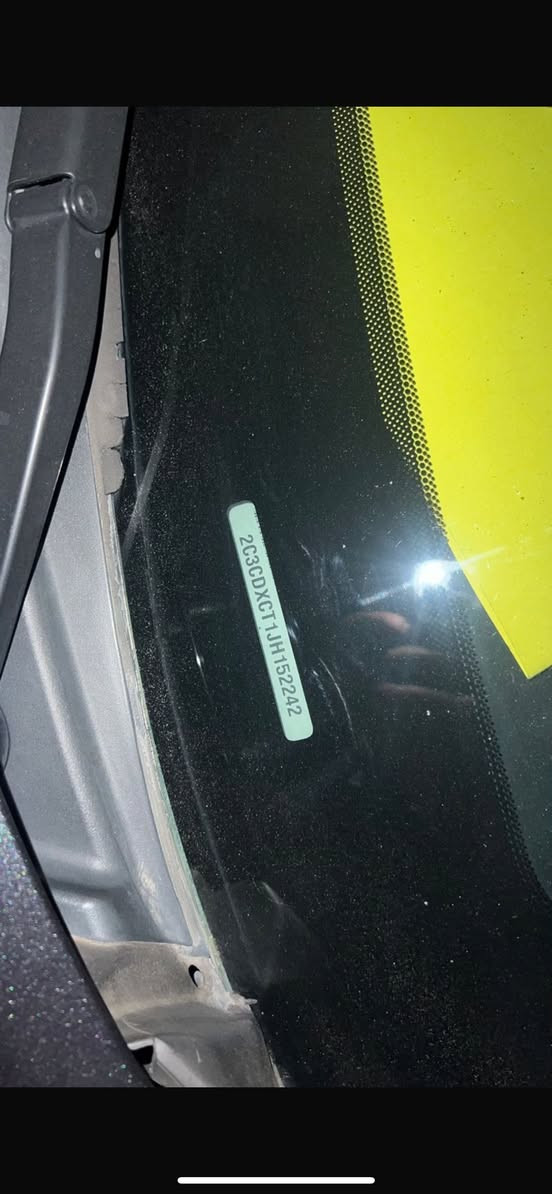 سلام عليكم تشارجر RT ماكس 
موديل 2018
سياره كلين بدون ايرباك بدون صبغ بدون تبديل بيهه مكان كد شبر BDR ومكان تكحيل كارت 
سياره لوك جديده مكينه كير بلاديات ومكفولات 
مواصفات فول للأخير نقاط عمياء تحديد مسار فتحه سقف كشنات تدفئه وتبريد وخزن ميموري كشنات حاضن جلد لايت زنون ستيرن تدفئه 
سياره ستوك ما عليهه اي برمجه 
سعر ٢١٥ 
***********
