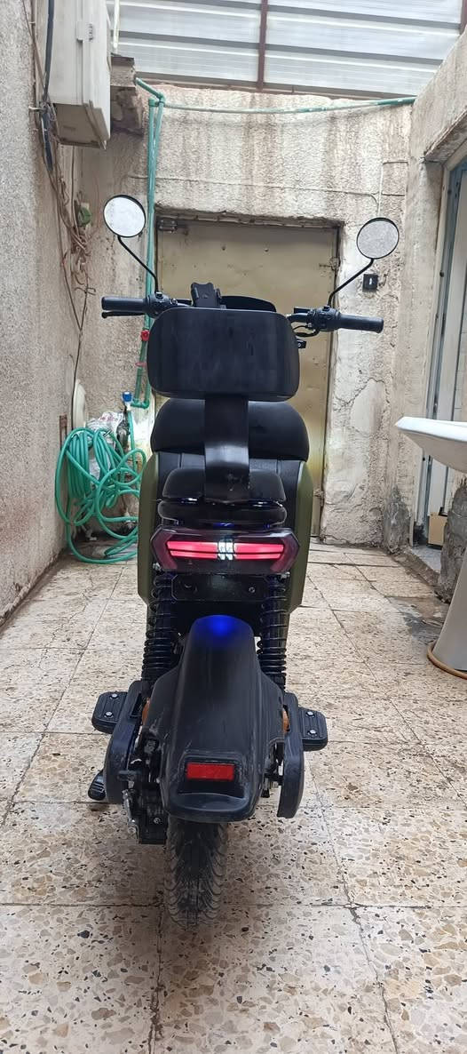 السلام عليكم دراجه R9الريان
5بطاريات دبل 
سرعه 88
3سرع 
بريك دسك
بلوتوث 
ستاند تلفون اصلي 
مرايات جانبيه 
ملف 1500واط حقيقي 
سله
بيها بايدر
لايك عالي ناصي
نظام Rرجوع
سويجات 2بصمه 2كارت 2
حساس سرقه
تمشيك بل سرعه الوحده 40كيلو متر 
السعر خاص ***********واتساب فقط
