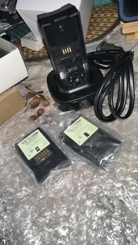 بطاريات يد اكس بوكس • شاحن بطاريات • متوفر قطعة