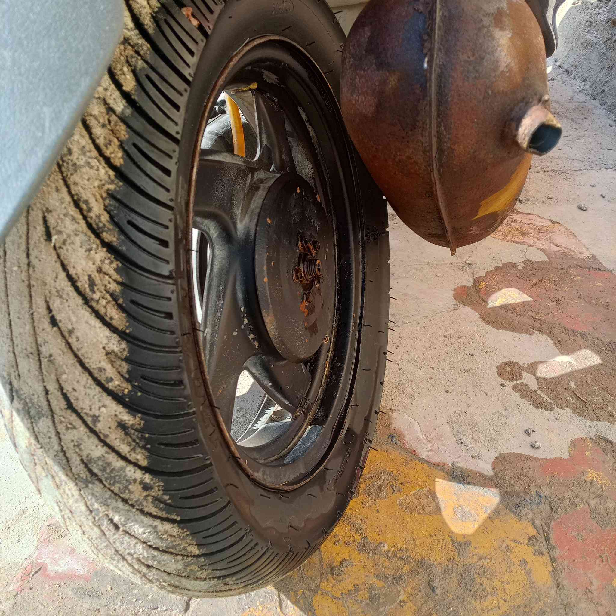 دراجه اكزز للبيع الدراجه جاهزه كله شغاله هندر سلف أشير لايت بك لايت  عداد سرعه الدراجه مبدل بيه بس بستم السعر 450وبيه مجال حك الجيه ***********
