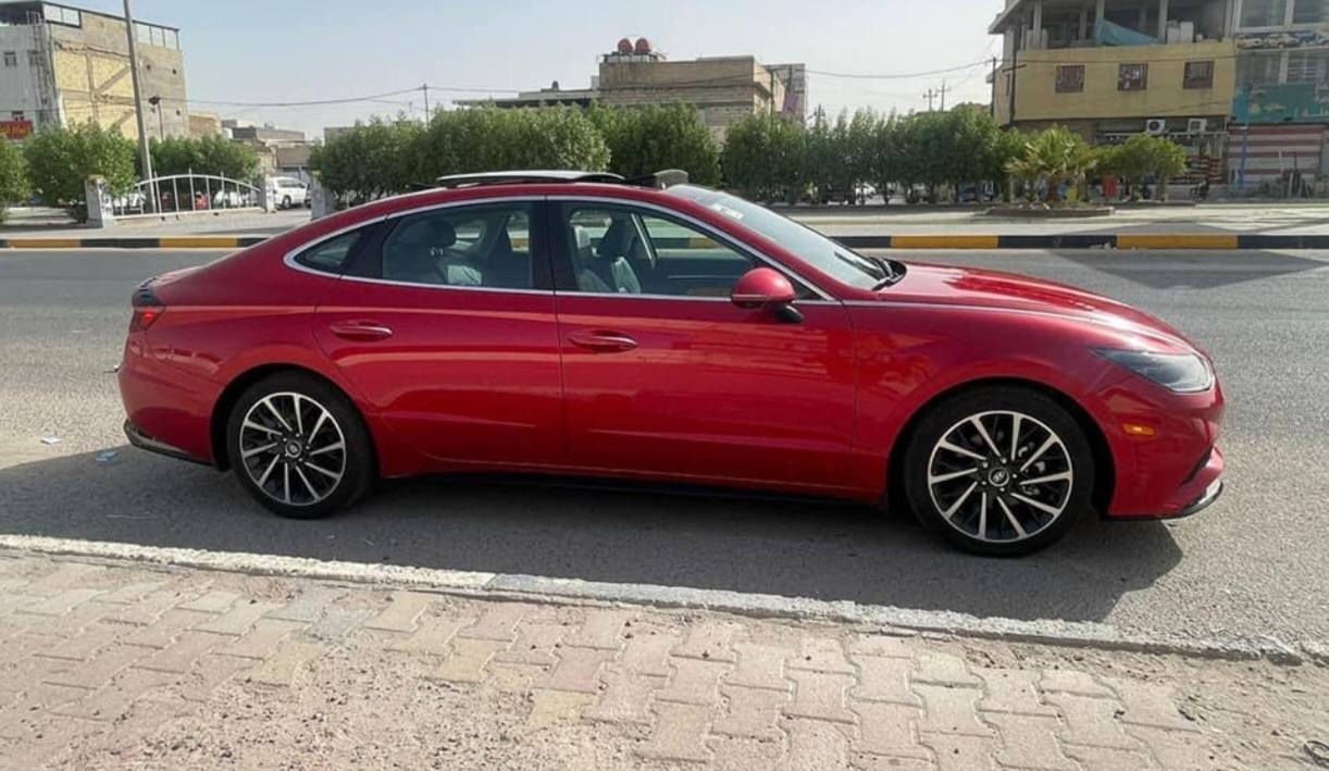 سوناتا 2021 اليمتد فول مواصفات شنو بالك بيهه رقم بغداد معوقين باقيه سنه  تصير حره وكاله عامه باسم المشتري
ماشيه 35 ميل فقط شرط الفحص
بيهه صبغ جاملغ وشويه بلبنيد فقط بدون دواخل 
 مراوس بدورنكو  والفرق نقط
***********
