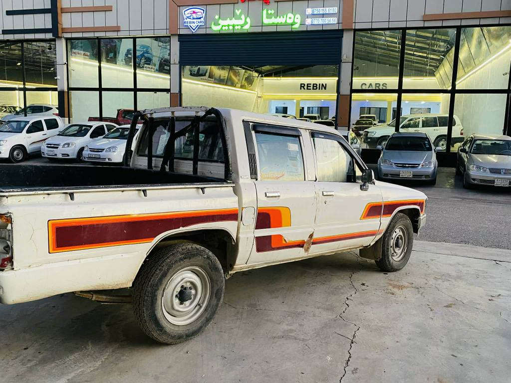 ***********
توێتا یابانی١٩٨٨ئاڕم پلاستیک هەولێر
مەکینە y3 شەش مەکینە و گێڕو ئەکسلو کارەبای هەموو گیانی بە شەرتە چوار تایەی لۆک زۆر توند تۆڵە ماڵی کاسبیە شانسی و ئاڕم ئەولیاتی بە شەرتە ٢٦گەڵاو مجالێکی کەم شوێن تەق تەق كويسينجاك, أربيل
