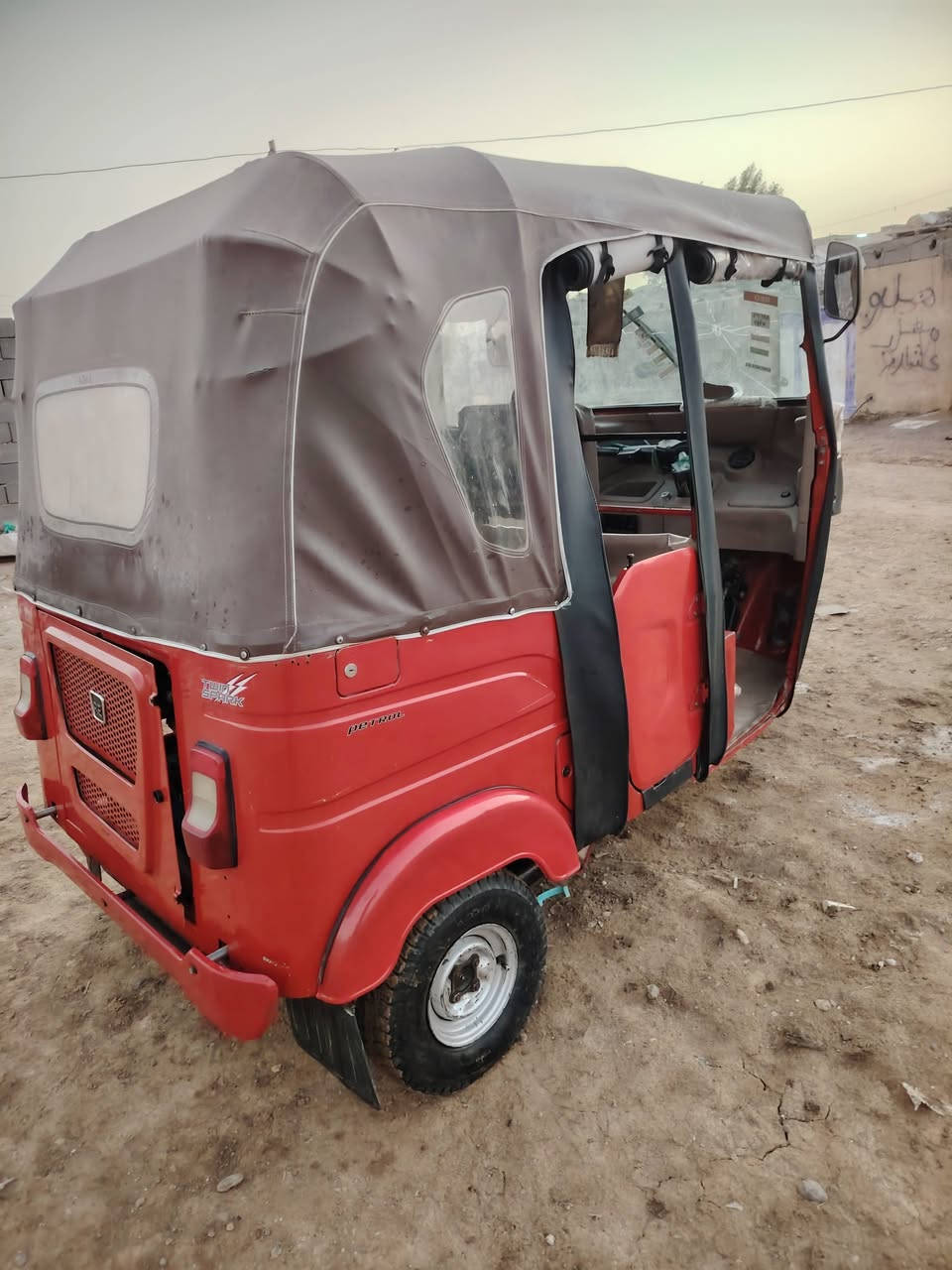 سلام عليكم تحويل ثاني يوم موديل 22 شهر 6 مقفوله بس شويه طخات بالدواسه الرستميه خلف المحطه الرحمن رقم *********** ما متواجد على الفيس
