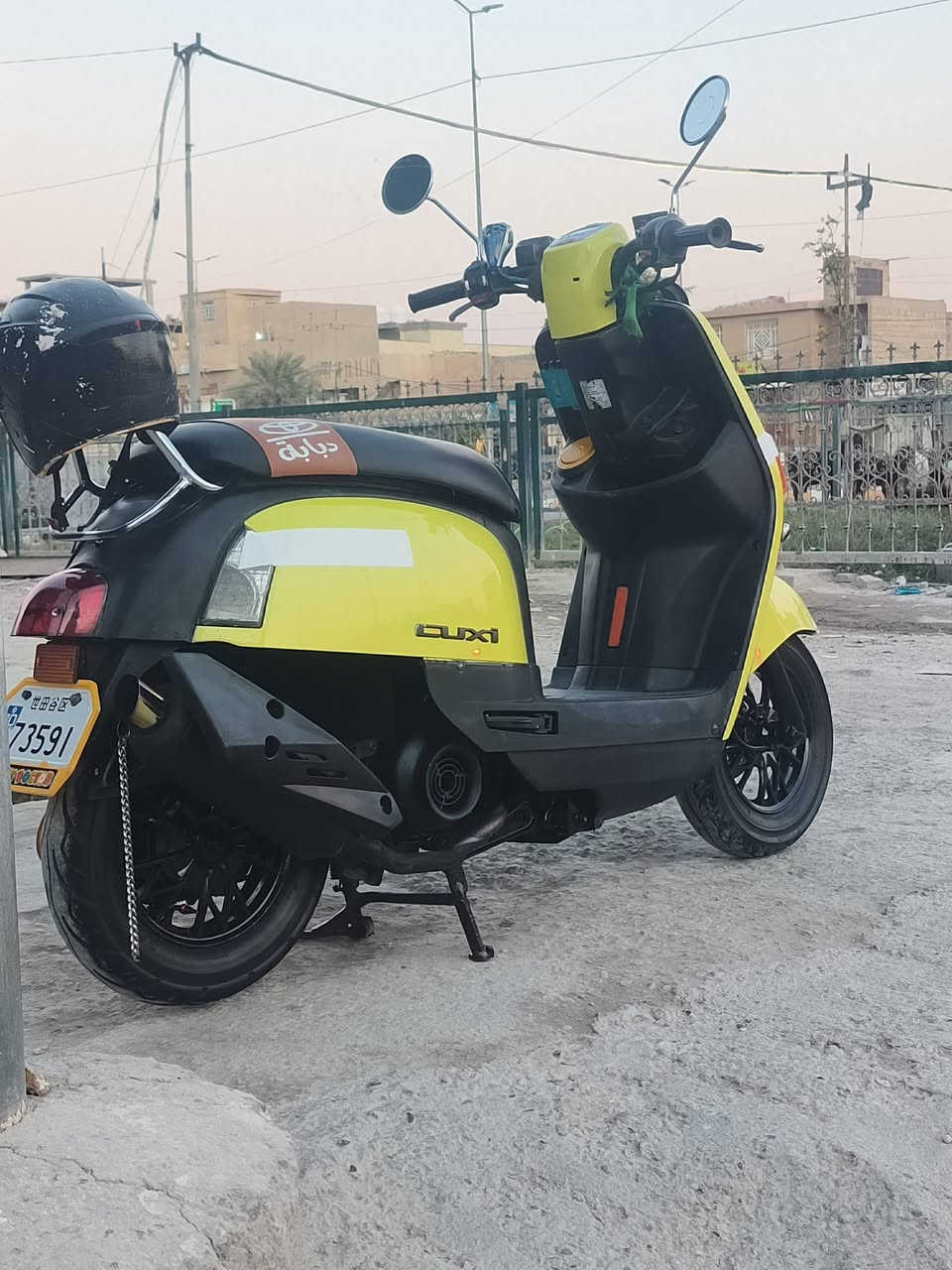 السلام عليكم بوليس نوزل 2010كفرات مصبوغه مكينه ما مفتوحه دراجه مال جناي وما متعوبه
ثلاث سماعات بالجنطه 
مسجل بلوثوت
هورن 
شاشه شغاله
زوج تايرات جدد
صالنصه رياضي 
لايت زنون
كهربائيات كلها شغاله 
السعر خاص
مكاني كربلاء قنطرة السلام ***********متواجد واتساب وماسنجر
