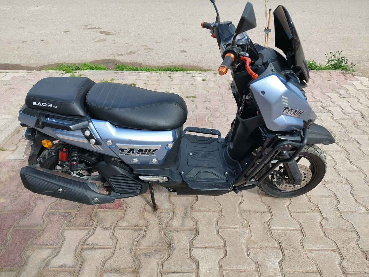 ♦️ سلام عليكم 
♦️دراجة تانك 2025
♦️ سويج عدد 2 مع بصمة تشغيل عن بعد♦️الون سلفري ♦️
♦️حجم المحرك 150cc🧿
♦️الدراجة بلاد دسك امامي وخلفي ♦️ شاشة ايباد♦️
♦️اوراق كاملة 🧿
♦️ دراجه غنيه عن التعريف 
♦️السعر 850 وبي مجال

♦️المكان ديالى المقدادية 
 
الرقم بي واتساب بالفيس مامتواجد الشراي يتصل
♦️📞📞📞  ***********📞📞📞♦️
