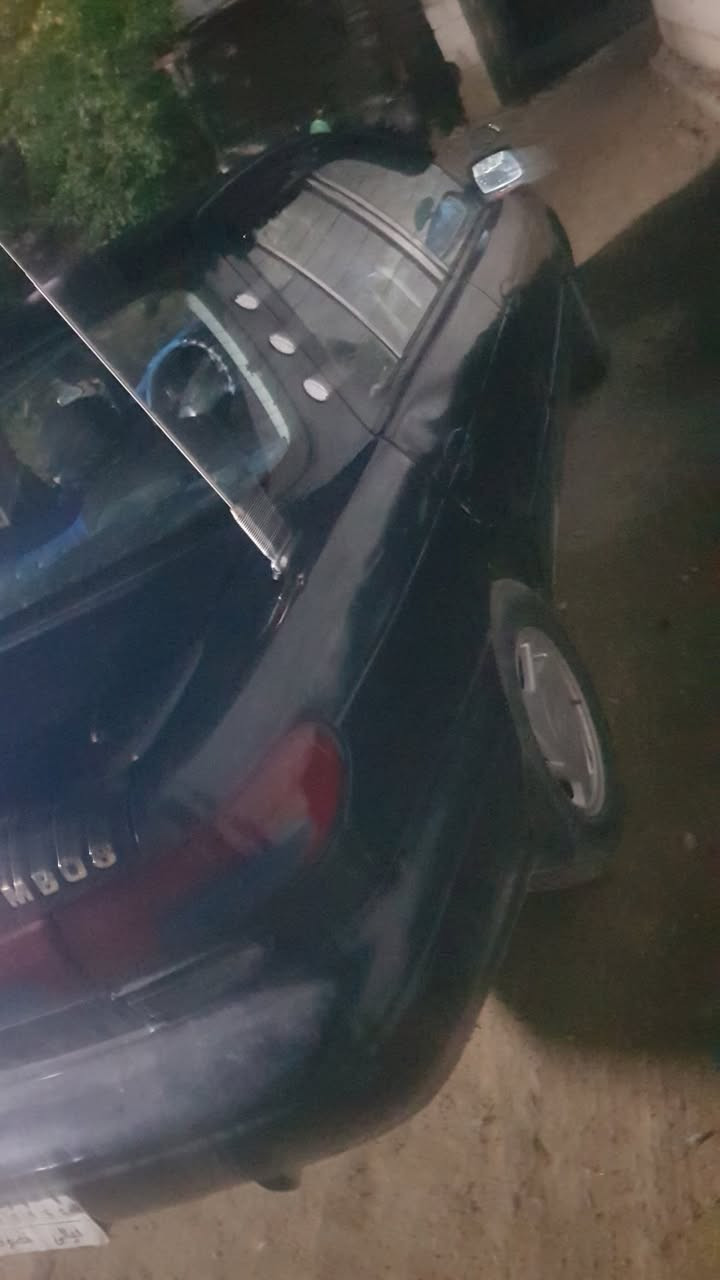 السلام عليكم للبيع او مراوس بسيارة حسب القناعة
سيفية موديل 95 رقم ديالى تحويل ثاني يوم سنويه ساقطة صار سنة ونص محرك وكير خير من الله  محرك مفتوح كير عادي تخم تايرات جديد  كهربائيات كلها شغالة لايت عالي ناصي جام سمعات أربعه كله شغال سياره مكفوله من ضربه وكص وخياس سياره داخل وخارج جديد سياره مال جناي والله (السعر 30وبيها مجال للطيبين )
المكان /ديالى/الخالص
الاستفسار/ ***********وبي واتساب
                /***********
