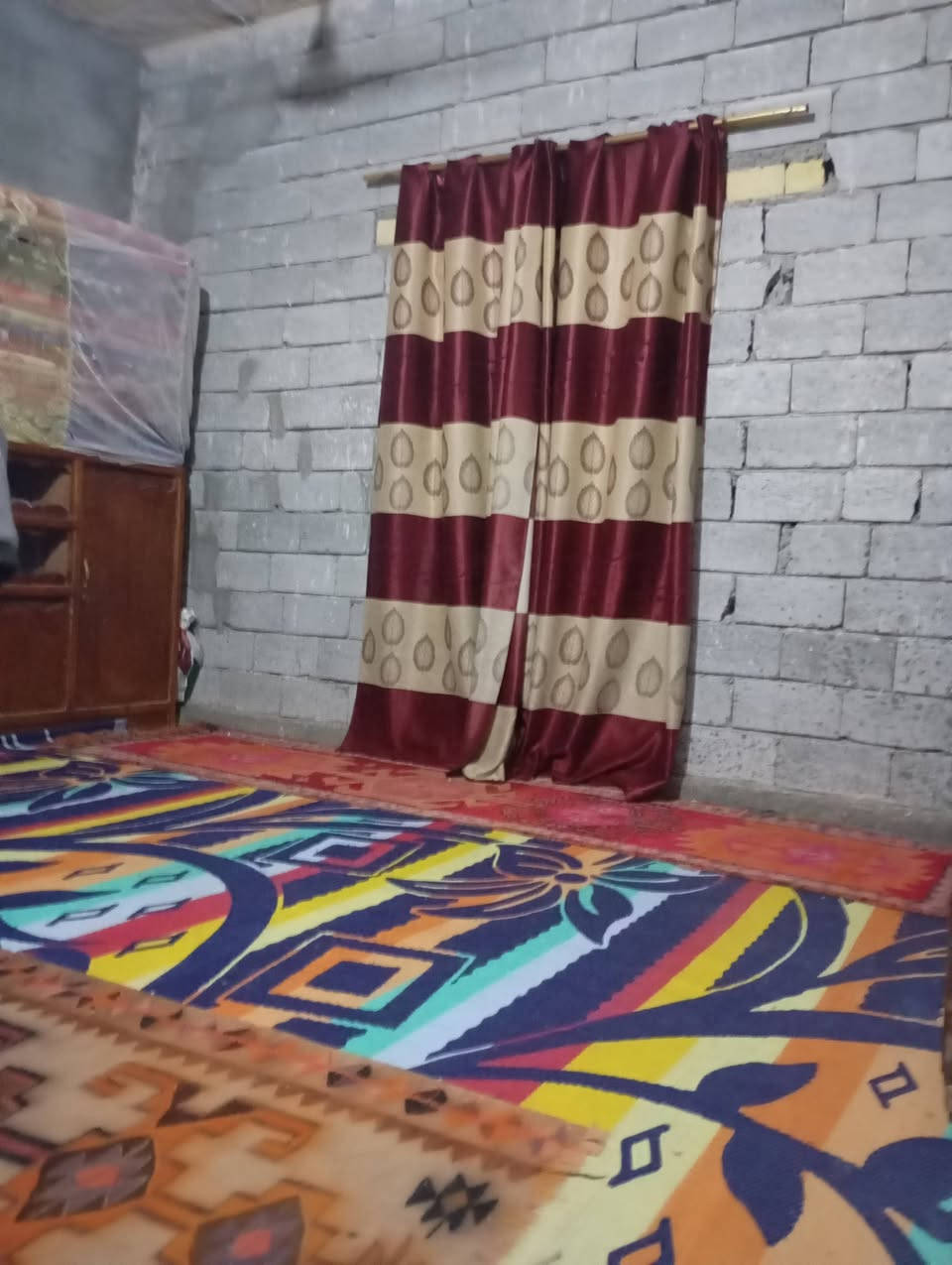 بيت للبيع المساحه 300
غرف نوم 2 وصاله ومطبخ وبراني العنوان قريت علي غازي التصال ع الرقم ***********
