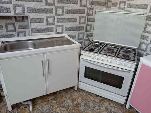 سلام عليكم كاونتر 3 قطع طباخ مصري مكان مدينه الصدر ***********
