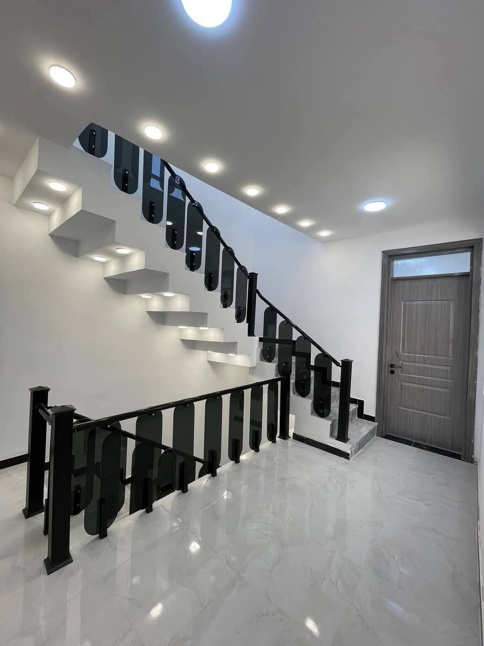 السلام عليكم ورحمة الله وبركاته
عمل كافه الاصباغ عمل بديل رخام وبديل الخشب
ورق الجدران  طلس وكافه الديكورات ميسان
***********
