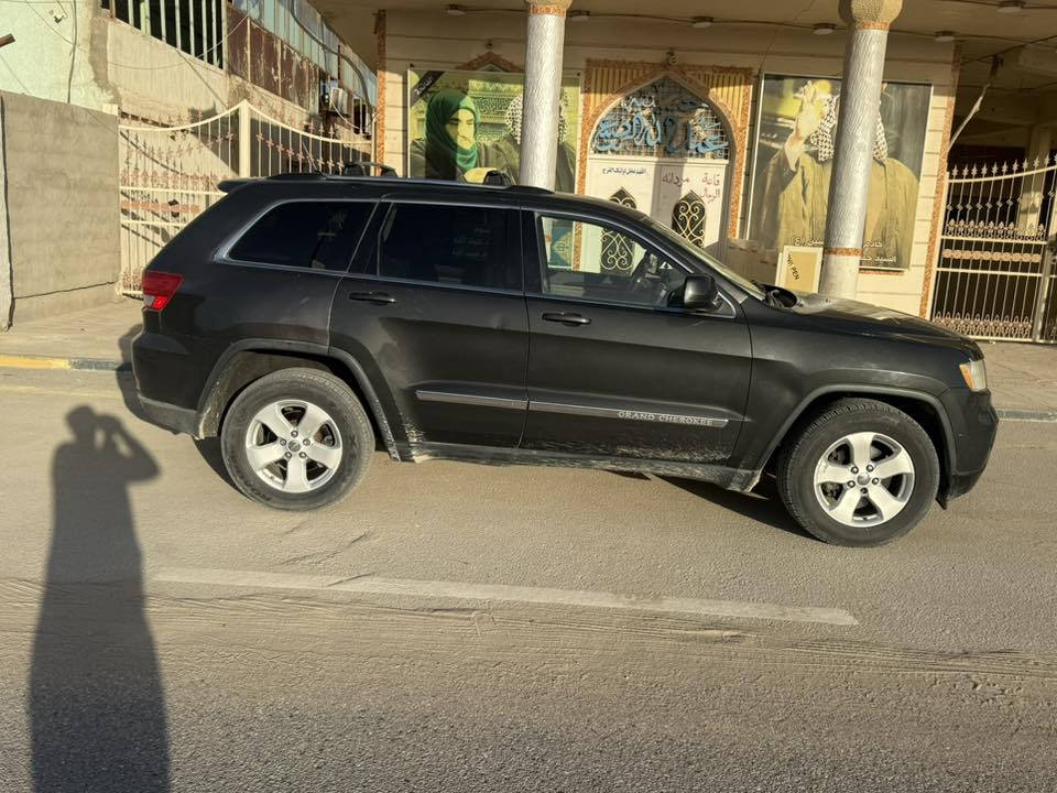 السلام عليكم سياره جيب ادوات كلش حلوه ونضيفه كير ومحرك جديد كصه جنطه فقط  من كلشي جاهزه السياره رقمي ***********
