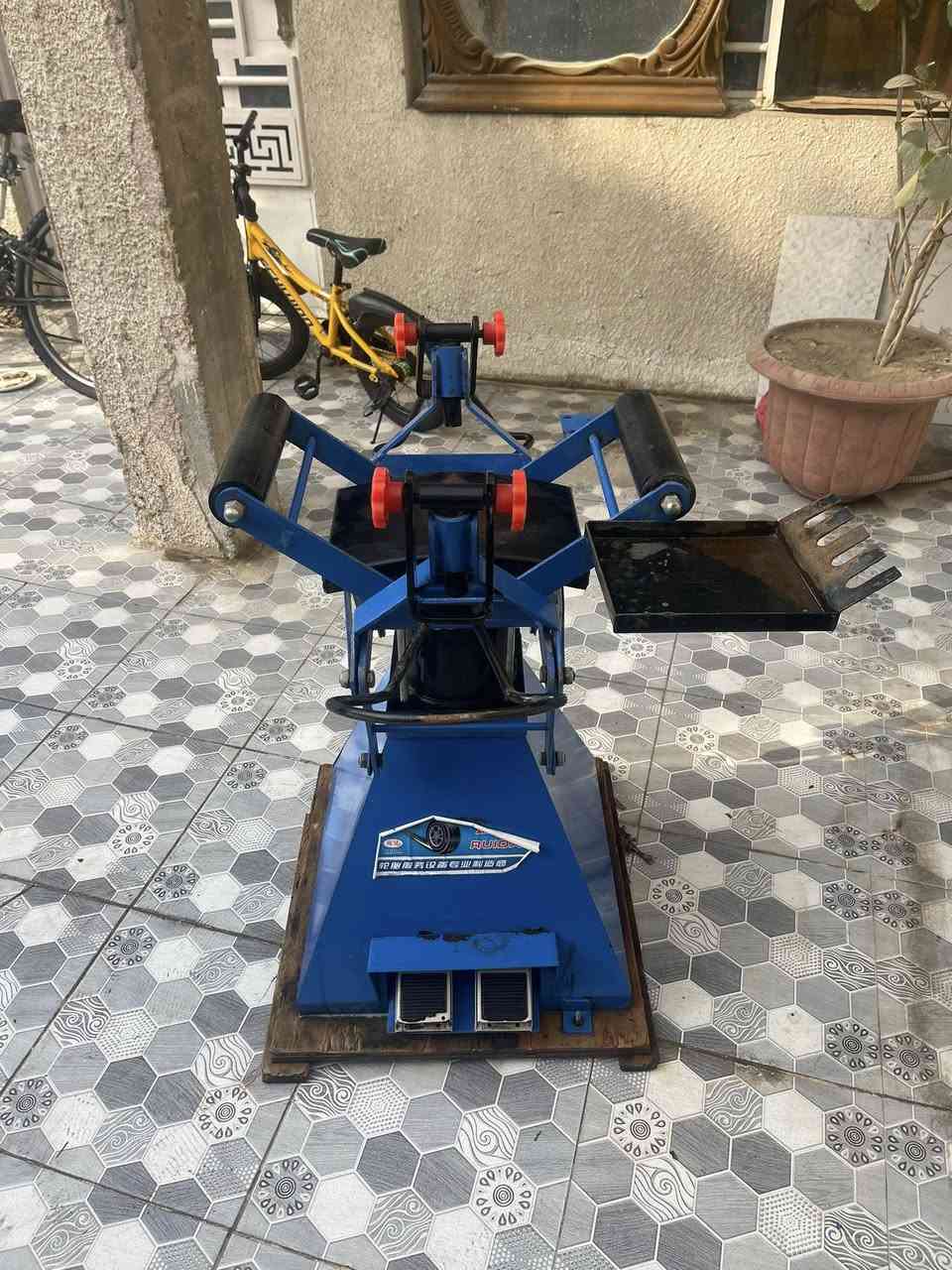 سلام عليكم شلاخه للبيع شغاله سعرها 135 وبيها مجال للاستفسار
***********
