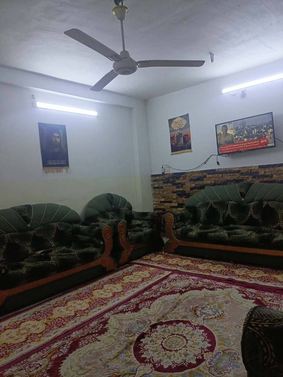 بيت مساحه 72موقع تراث الشرطه الخامسه قرب مدرسه 6كانون يحتوي البيت ع طابقين ثلث غرف نوم وصاله ومطبخ وخدمات وبناء جديد كلشي جديد والاستفسار ع هاذ الرقم ‏‪***********‬‏
