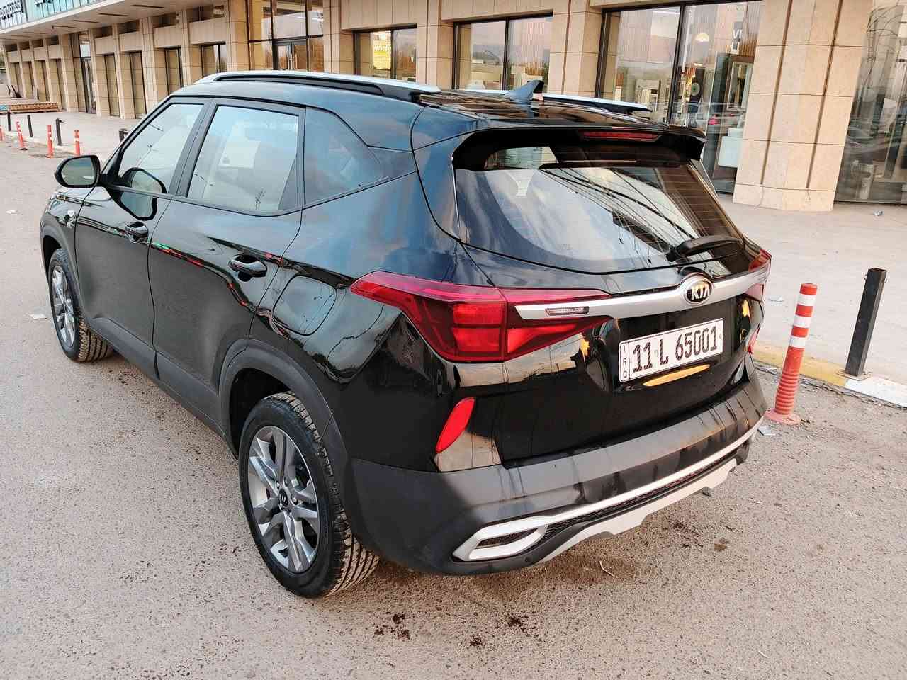 السلام عليكم للبيع كيا سليتوس موديل 2021 وارد امريكي حادثها جاملغات خلفيه او صندوك او دعاميه اماميه او بدنه امامي ايرباك بس ستيرن ماشيه 26 ميل محرك 2000 دوش رقم بغداد بسمي السعر  130  او بيها مجال مكان السياره بغداد كراده شارع الصناعه رقمي.     ***********
