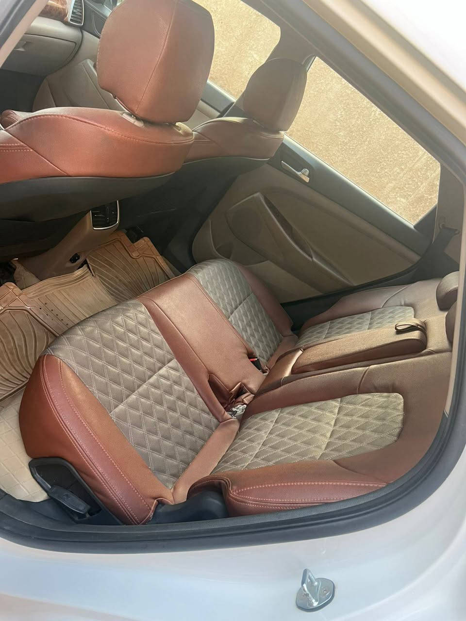 السلام عليكم للبيع سيارة توسان موديل 20 خليجي  شباك لكزز 
مكفوله كفاله عامه من الصبغ والضربه والبارد عده حلوب خفيف كلش مامبين ماشيه 85 حقيقي رقم دولي بسمي رقم الهاتف ‏‪0771 428 6864‬‏ مكان السيارة بغداد زعفرانيه السعر 210
