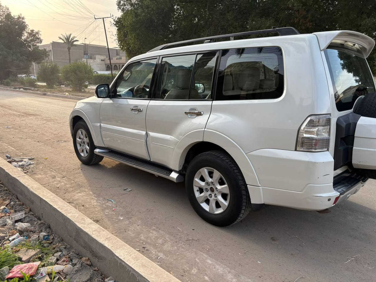 باجيرو حبتور  2010 خليجي  مكفوله من الصبغ بيه بارد صغير بالجاملغ ايمن محرك 3500  المرغوب تبريد ثلج 7 راكب دمام سلايد روف تحكمات ستيرن مانع انزلاق فول للأخير  حبتور رقم بغداد الجديد بسمي السعر 143$ وبيه مجال رقم الهاتف ***********
