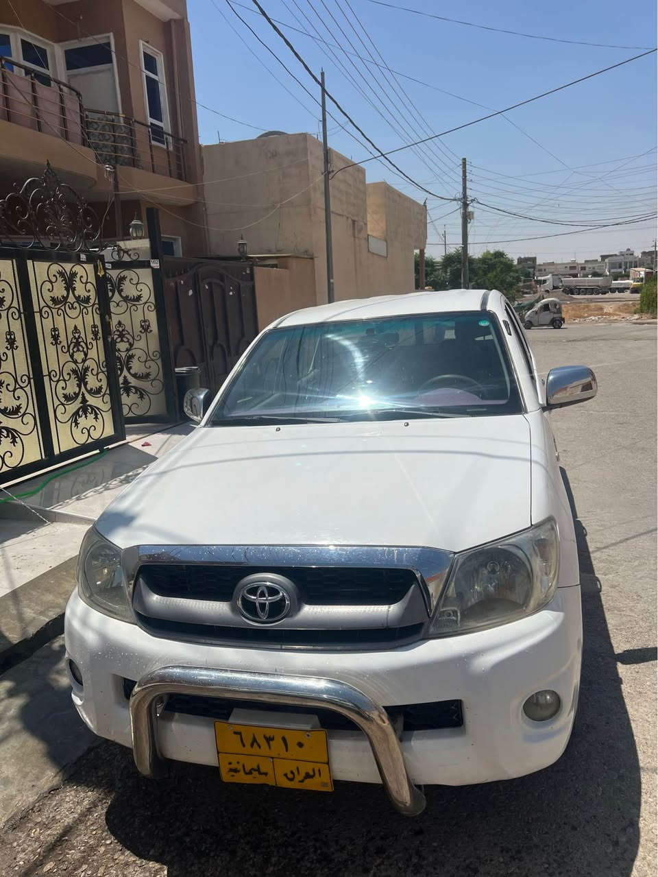 تۆیۆتا مەرزیە هایلۆکس ٢٠١١   گێر و مەکینەی بە شەرت   دوو سێ جێ ساردە کوتی هەیە و بستێک عەرەبانەی پشتەوەی لای سەکن سبوغە سەیارەکە زۆر خاوێن و مالی دۆستە  سەنەوی و ژینگەی نوێیە هەموو شتی بەشەرت  
ژ.م :*********** أربيل, العراق
