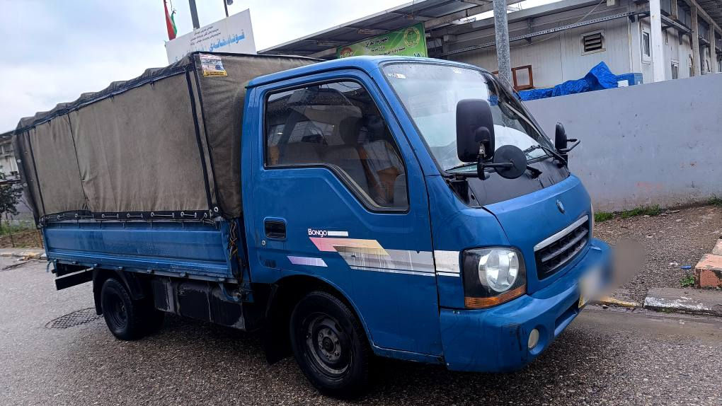 كيا ابو عیون مودیل 2002 
رەقەم صلاح الدين 
8 قولاب 
تەنکی گاز 100 لتری 
تةحويل و شانسي بةشةرت 
.
كيا ام عيون موديل 2002 رقم صلاح الدين 8 جنكال تانكي كاز 100 لتر حويل و شاصي بشرط 
.
*********** السليمانية, العراق
