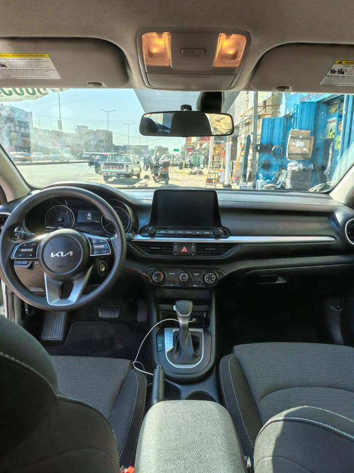 السلام عليكم فورتي موديل ٢٠٢٤ . فئة LX. رقم بغداد دولي ترقيم جديد السيارة باسمنه تحويل ثاني يوم. سيارة جاهزة من كل النواحي برغي ما ناقصة. صور الحادث موجوده بالمنشور. مبدل بنيد وقبغ جنطة نفس اللون. مكفوله من الدواخل شواصي لغود كفاله عامه الايرباكات كلهه سليمة .ماشية ١٧ الف.
***********/ واتساب موجود  مكان السيارة بغداد المشتل
