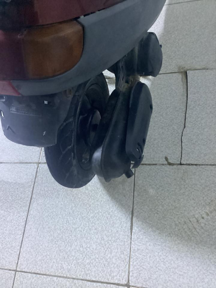 سلام عليكم دراجه بطه /60للبيع   ما مفتوحه مكينه خرسه  هندر وسلف فقط  عداد واشاير  وكيج ما يشتغلن سعر 275قفل  عنوان حله مركز المدينه كراج /لموحد رقم ***********
