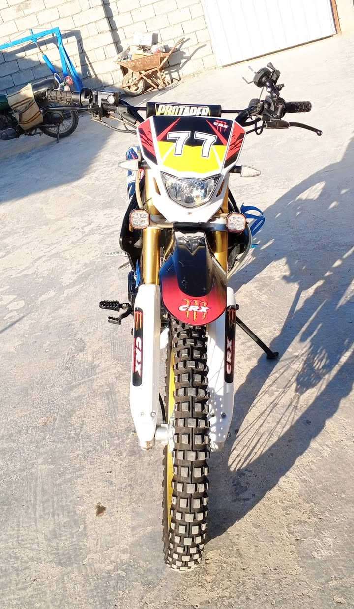سلام عليكم 

قفاز CRX 

موديل 2025

اخوي الجديد

جديد مابي اي نقص 

حجم المحرك 250Cc

السعر 1400

الرقم ***********

 ديالي قرب سيطرت الغالبيه
