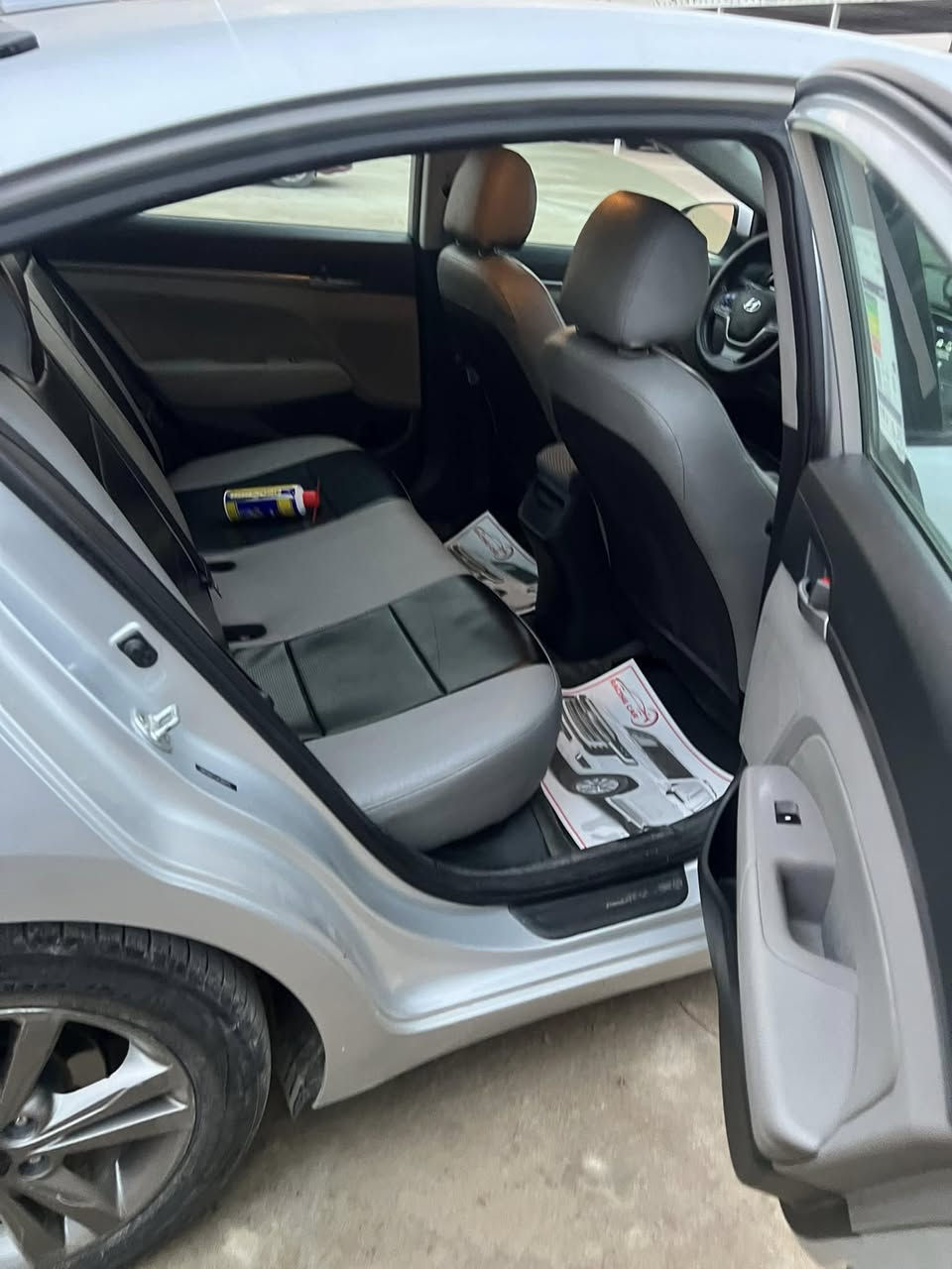 سلام عليكم 
انترا للبيع 
موديل 2018
سونار بل منشور 
ضرر بونيد بدون دواخل الدوسه بيه صبغ 
كير ومحرك شرط 
تواير وصدر جدد
السعر 135 وبيها مجال للطيبين 
الرقم ‭0788 442 6547‬
