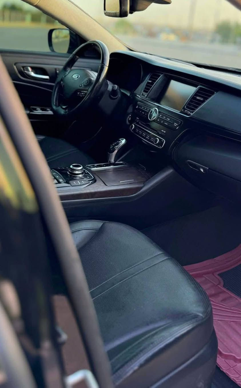 السلام عليكم ورحمة الله
للبيع سيارة كيا كورس موديل 2013 خليجي 
السيارة فول مواصفات   
كصه قماره فقط مشموله بالترقيم
بيه ارقام اصوليه مع ليبل باب مع ليبل جامه (بدون سنويه)
صناعه كوريه ومواصفات المانيه
المواصفات
1- كيا كورس موديل 2013 خليجي  
2- محرك 6 سلندر 3800 
3- ويل كب حجم 18 اصلي وكالة عدد 5 ويل كب 
4- ابواب السيارة ال4 شفط كهرباء 
5- قبق جنطة كهربائي شفط
6- مرايا جانبية كهربائية شفط مع السويج مع حساسات الاجتياز الجانبية 
7- بصمات ابواب عدد 4
8- حساسات امامي خلفي اصل 
9- السيارة 4 كاميرات امامي وخلفي ومرايا 
10- لايتات زينون عالي ناصي مع كشافات دعامية LED 
11- بخاخات لايتات 
12- بردة خلفية كهربائية اصل مع بردات اصلية للابواب الخلفية
13-كشنات متحركه مساج
14- مرايا جانبية حساسة وعاكسة للضوء العالي 
15- غرفة السيارة جلد اسود اصل 
16- كشنات الصدر تحكم فول كهرباء والتحكم داخل الابواب مع ذاكرة كشن
17- كشنات السيارة ال 4 تدفئة وتبريد
18- شاشات اصلية في الكشنات الامامية لعرض ال DVD 
19- تحكم ستيرن جهتين متكامل بلوتوث وحاكية وتحكم صوت وسرعة 
20- رادار امامي لتثبيت المسار والسرعة ومانع التصادم
21- كشنات خلفية واسعة جدا مع تحكم بمجموعة من الايعازات في اللوحة الخلفية 
22- تحكم في التبريد والشاشة الرئيسية والبردة الخلفية من المقاعد الخلفية 
23- تحكم كهرباء في الكشنات داخل الكشن تحكم اضافي 
24- تحكم كهرباء في الكشنات الخلفية 
 
26- وضعيات قيادة عدد 3 طبيعي واقتصادي ورياضي 
27- ستيرن كهربائي الحركة 
28- مع مجموعة من الايعاز في هذا الموديل 
السعر ... 68
مكان السياره ميسان 
***********
