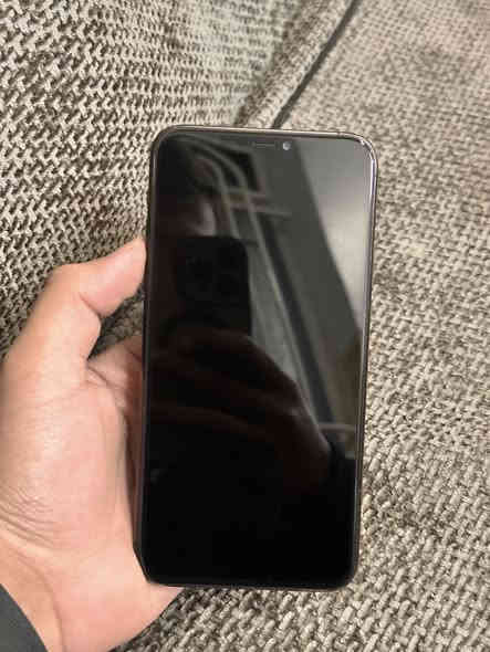 السلام عليكم 
ايفون ١١ برو ماكس
ذاكرة ٢٥٦
بطارية ١٠٠٪؜ مبدل اصلي شرط
 (دبل سيم) 
لون اسود 
نظافة ٩٠٪؜
مبدل شاشة وبطارية فيس متوقف
السعر ٢٣٥ الف بي مجال
رقمي ***********
