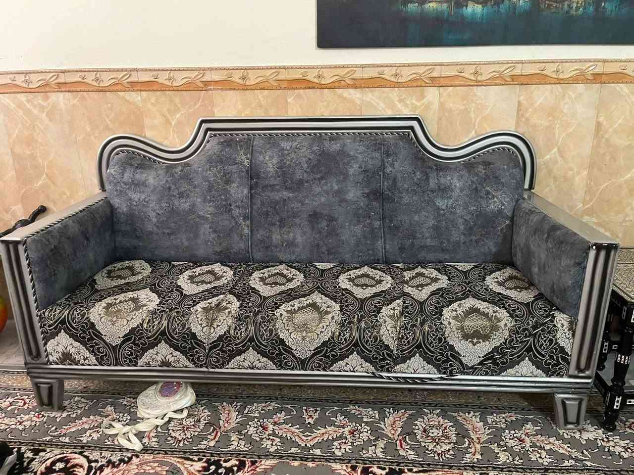 تخم موديل كلاسك كلش نظيف 8 مقاعد ماخذي بمليون وربع 
رايدي 300 اي ضرر مابي 
***********
كربلاء معملجي

