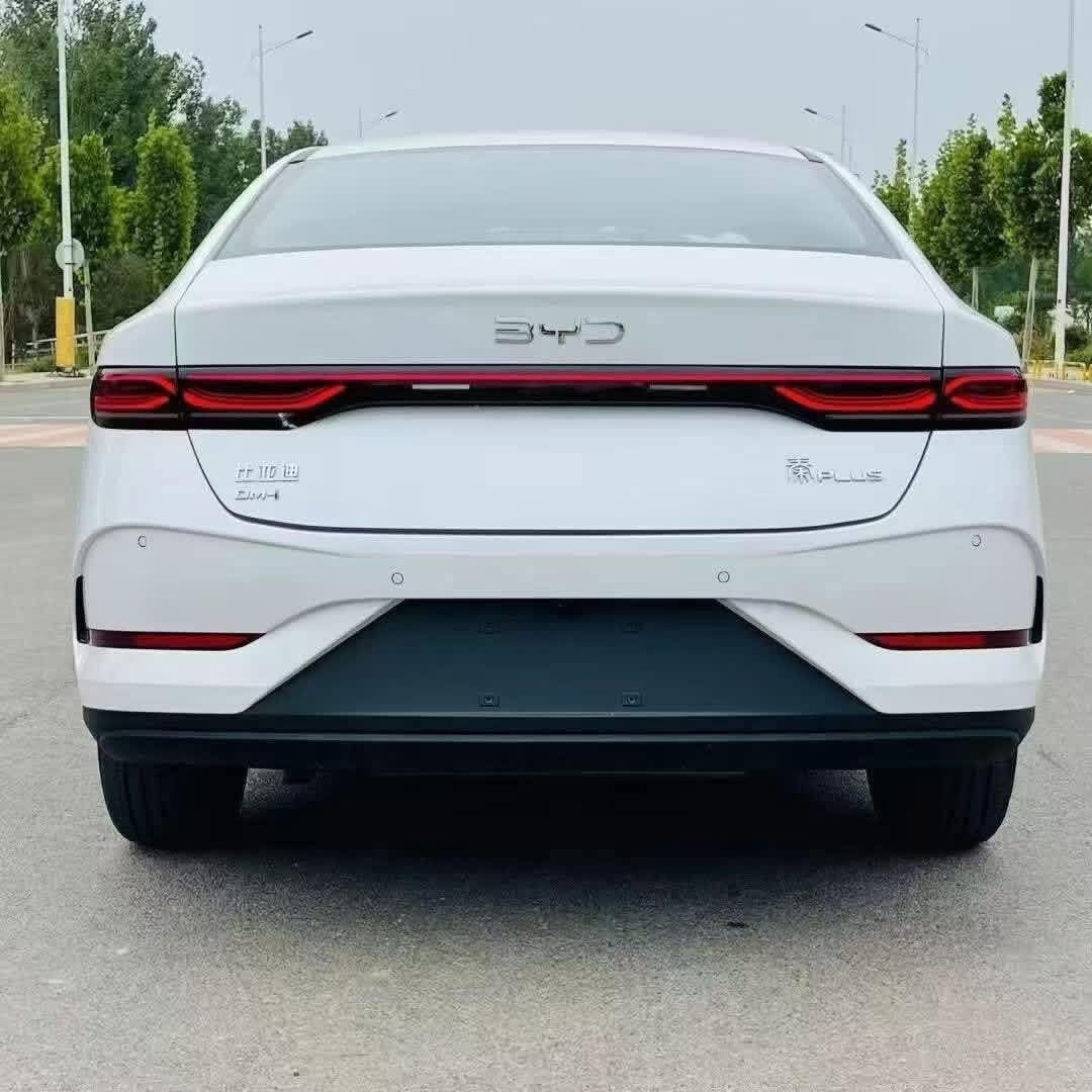 من معرض الاخوين 
عرض خاص حين نفاذ الكمية 🔥🔥🔥🔥🔥🔥🔥🔥 

وصلتكم الجديدة... BYD Qin Plus 2025  🚘
قمة التكنولوجيا والاقتصاد بلمسة فخامة ✨🚘
كامل ملحقات 
الداخل زيتوني 
هذا المختلف الي يجي داخل زيتوني 
متوفر بالون الأبيض 
🔹 محرك يضمن أداء قوي مع صرفية وقود منخفضة جداً
🔹 تصميم أنيق بخطوط عصرية وواجهة أمامية مميزة
🔹 شاشة وسطية & كاميرا خلفية
🔹 مقاعد مريحة ومساحة واسعة للركاب
🔹 أنظمة أمان متطورة: وسائد هوائية، مثبت سرعة ذكي

💡 سيارة عملية، اقتصادية، ومناسبة للمدينة والسفر 

السعر 17700  شامل  الدلاليه  🔥🔥🔥🔥

📍 العنوان / بغداد الوزيرية مقابل المجمع العلمي 

البيع فقط نقد 

للاستفسار الاتصال على الأرقام 

☎ ***********
☎ ***********
☎️***********
