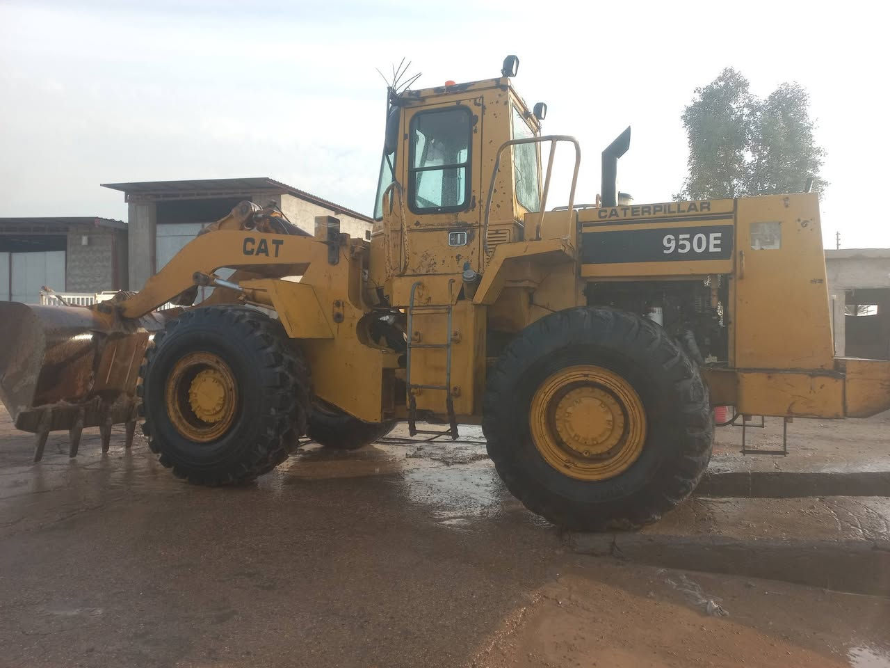 للبيع كتر بلر £ 950  جاهز للعمل محرك كمنز 24 ولف جديد رقم بغداد ألماني تحويل مباشر مكان الانبار الكرمه ***********او***********
