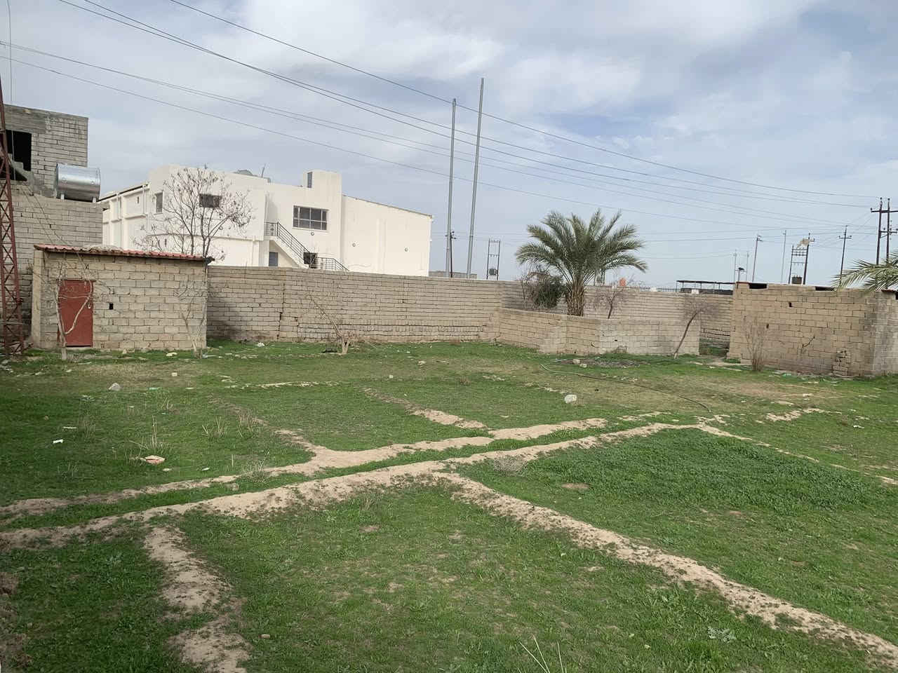 السلام عليكم
ارض زراعية للبيع مقسمة على 3 قطع كل قطعة 318متر 

العنوان الزراعة مجاور مشروع ماء العملاق الحايط على الحايط

ملاحظة: ترك شارع بعرض ٦ امتار موازي لحايط العملاق يتصل بالسدة ونهايته شارع تبليط لقاعة القطمير ...مسافة الشارع مامحسوبة ضمن ٣١٨ 

للأستفسار اكثر 

الاتصال على الرقم :***********
