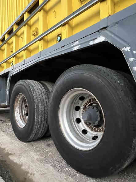 اسکانیا لوری 113 سکس سحال دبل تایر مودیل1990 حجم 360 کەورین گیر 3*3 بیلاد شاصی طویل بیلاد باج بطن رقم اربیل بشرت تحویل سعر 190 مجال قلیل ***********
