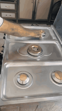 متابعينا فني صيانة الطباخات و الافران يقدم لكم صيانة موقعيه نوصلكم لبا...