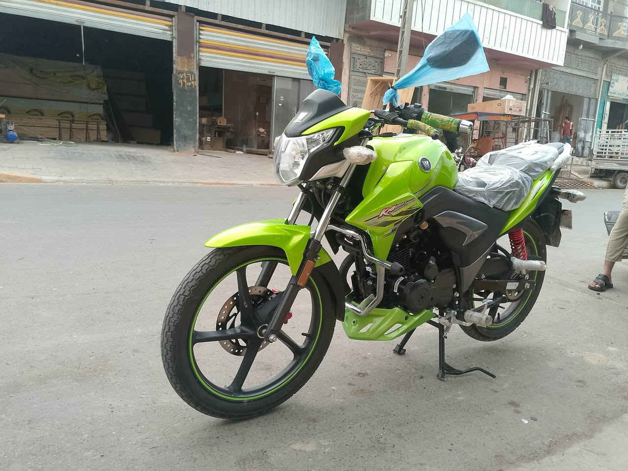 هاوجي لبيع مكمرك بسم محمد مزهر ماشي بس خمسمسه كيلو فقط شباب موطور بعده جديد شباب اني  مكلف بل نشر هاذه رقم لهاتف *********** سعر 16 ورقه
