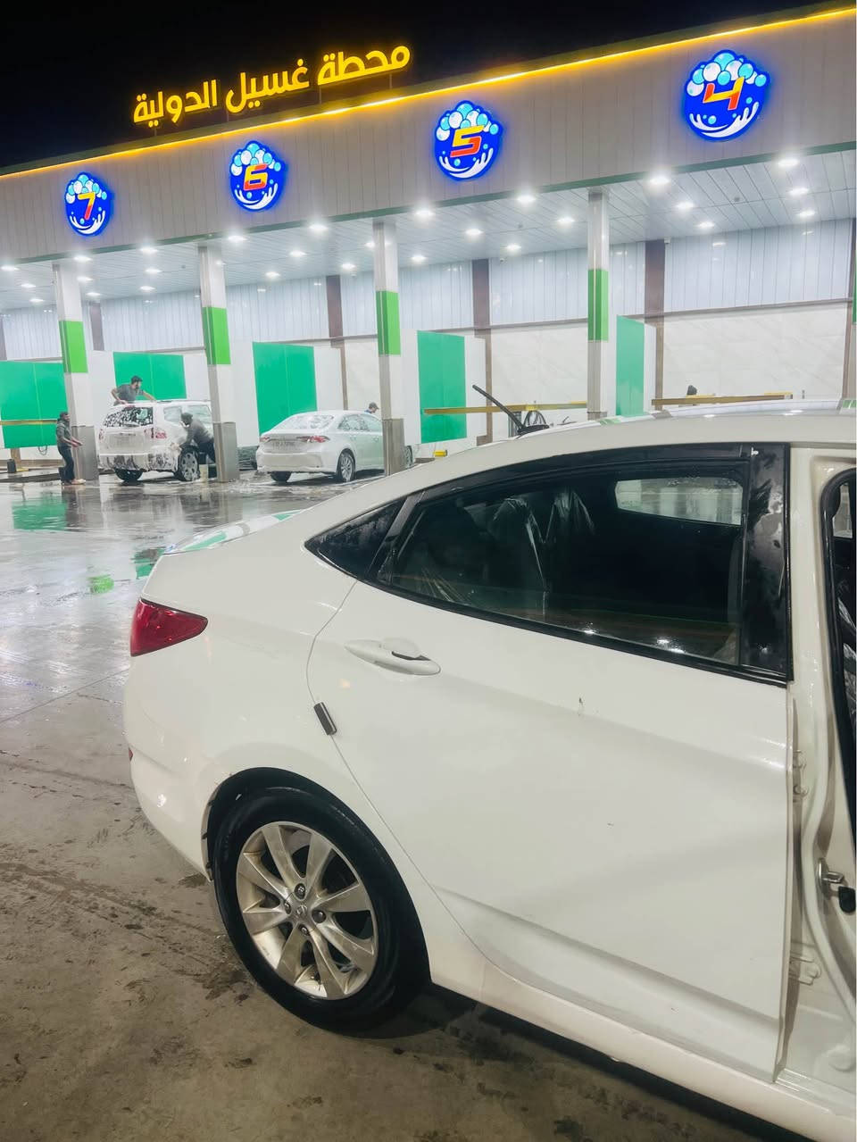 السلام عليكم 

اكسنت للبيع رقم بغداد الجديد سيارة مديل 2016 وارد امريكي  بيها جاملغ امامي صفحه السايق وبابين وشويه من الخلفي سياره محركها 1600 GDI مواصفاتها اشاير بالمري تحكم ستيرن شاشه تاب داخليتها نضيفها تخم تاير جديد صدر نص عمر رايدها ب 90 وبيها مجال مكاني البنوك
*********** بغداد, العراق
