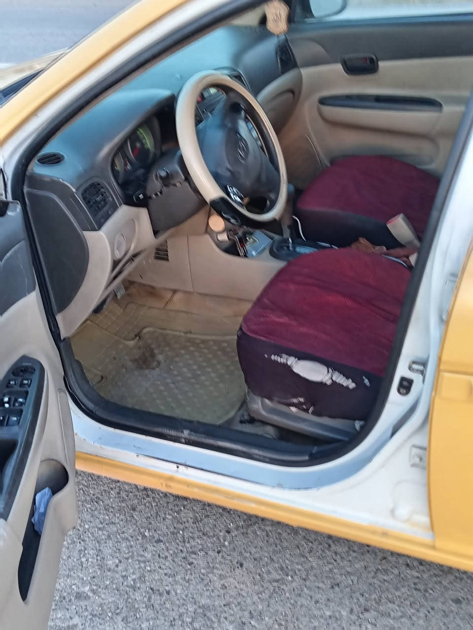 السلام عليكم للبيع سياره اكسنت فيرنا محرك ١٦ رقم بغداد جديد باسمي سياره بيها سقف كص سعر ٦٧ وبيها مجال لشراي يتصل *********** مكان موصل الايسر
