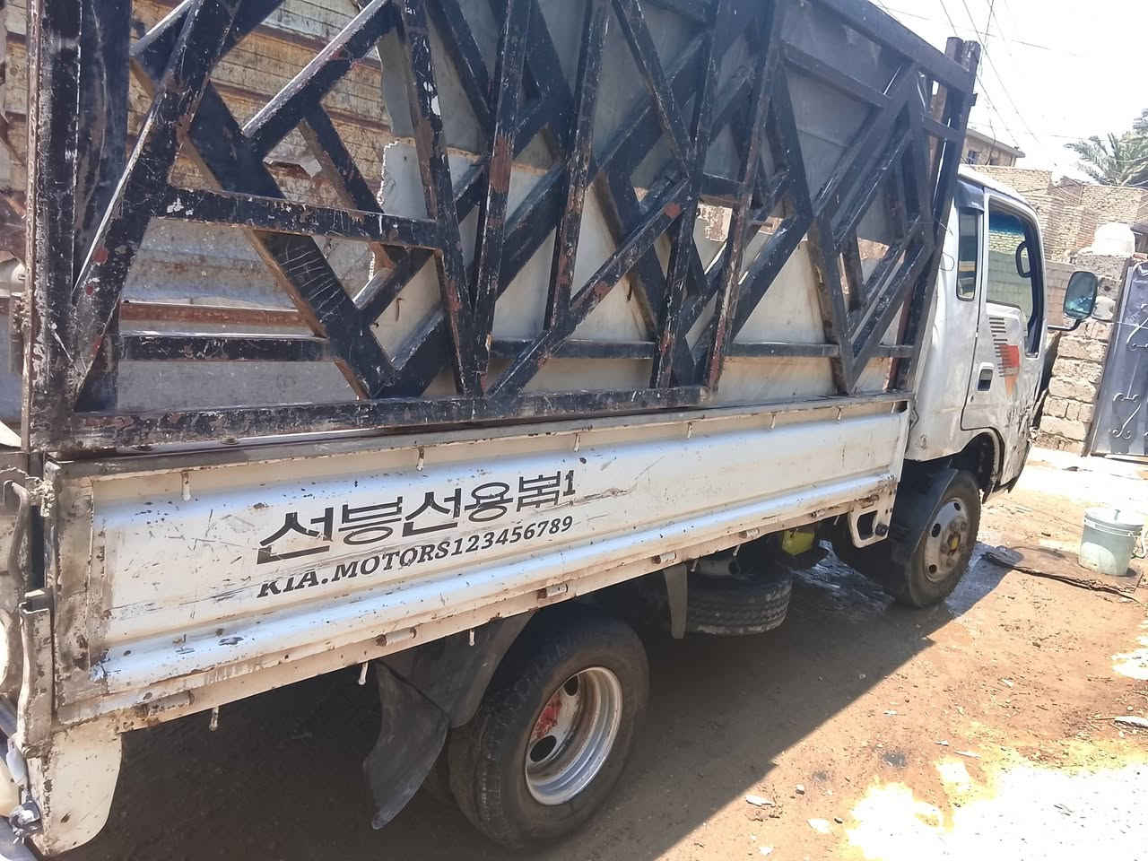 سلام عليكم كية حمل فونتيرة فحل اللبيع  مكينة مالته ٣٠٠٠ كير اكسن خير من الله موديل ٢٠٠١ والسنوية مالته ساقطة خمسة أشهر السعر 75 وبيه مجال *********** الرقم
