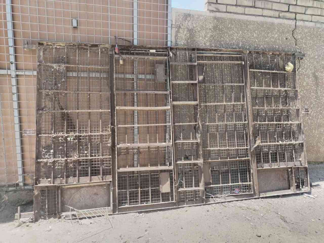السلام عليكم واجهه مال برج بابين حديد الاستفسار رقم*********** بغداد تقاطع درويش شارع حي التراث شارع المضخه الثانية 
السعر 150 وبي مجال ☝🏿
