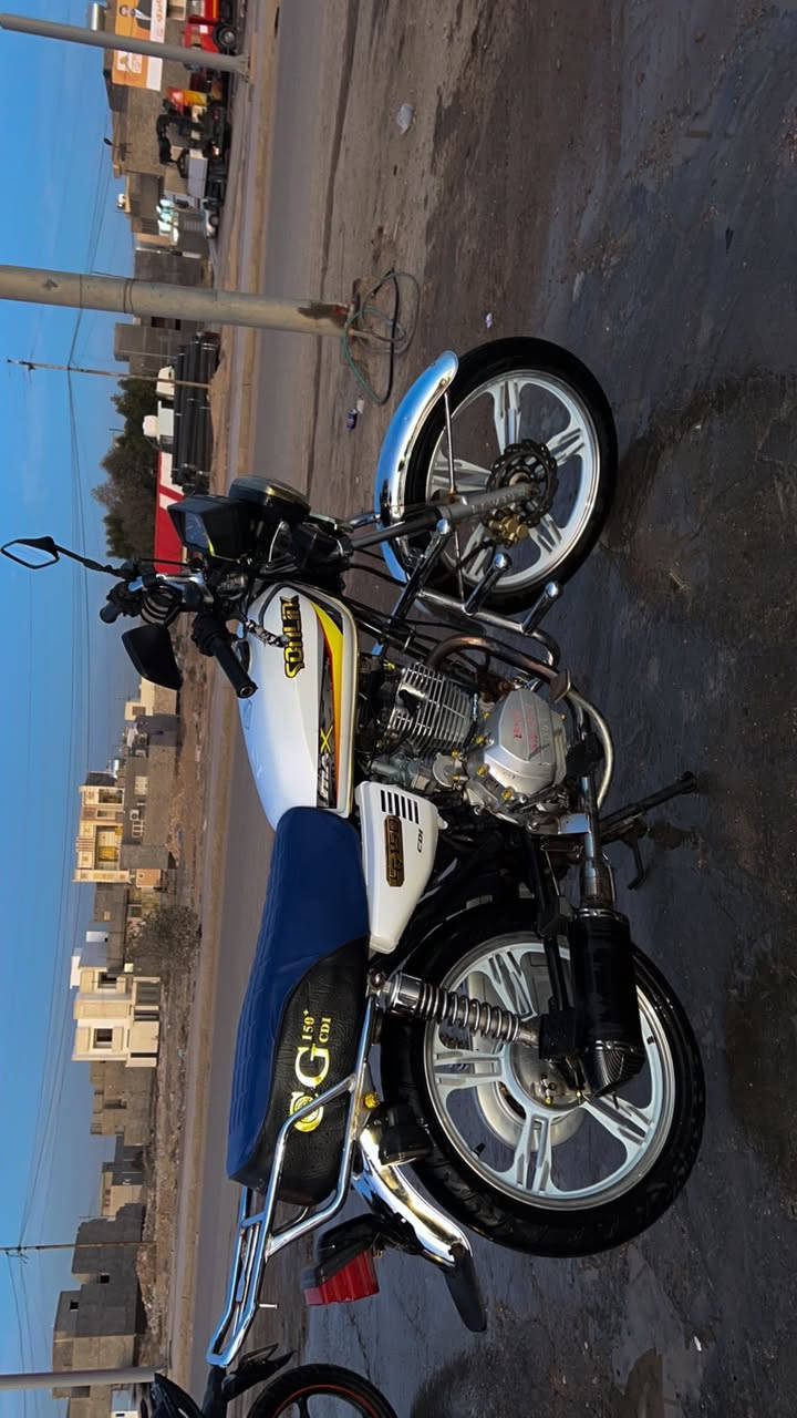 سلام عليكم موطور يراني للبيع موديل ٢١)         ينقص مابيه موطور مال جناي بس بدون أوراق المكان رمادي 5كيلو   سعر  ٥٥٠ وبي مجال لطيبين مكلف بل نشر رقم ***********
